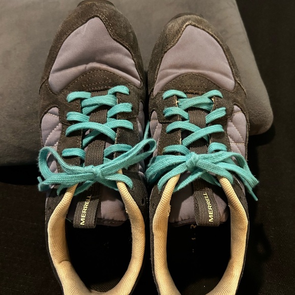 Merrill Alpine sport woman’s shoes. - Picture 3 of 4